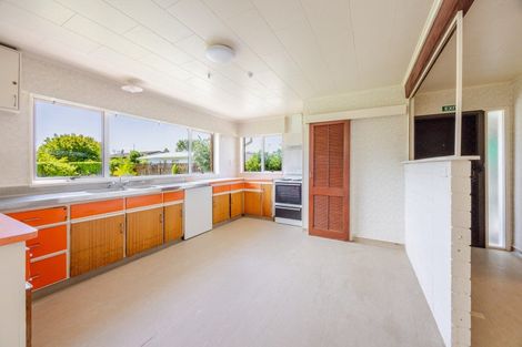 Photo of property in 16 Anderson Road, Taradale, Napier, 4112