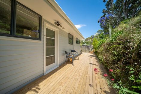 Photo of property in 2/14 Doris Gordon Crescent, Crofton Downs, Wellington, 6035