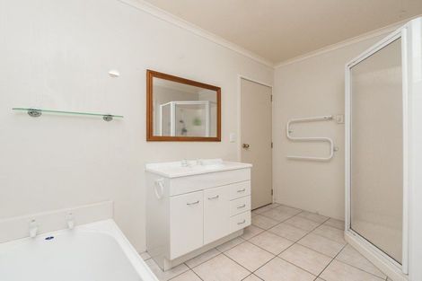 Photo of property in 19 Saxon Woods Drive, Rototuna North, Hamilton, 3210