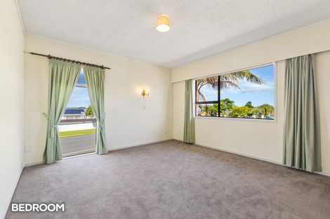 Photo of property in 33 Prince Regent Drive, Half Moon Bay, Auckland, 2012