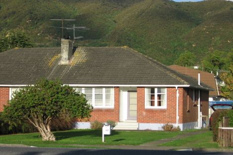 Photo of property in 1102 High Street, Taita, Lower Hutt, 5011