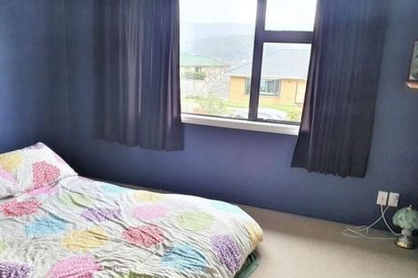 Photo of property in 6 Ormrod Grove, Riverstone Terraces, Upper Hutt, 5018