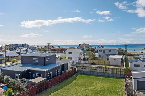 Photo of property in 1245 Papamoa Beach Road, Papamoa Beach, Papamoa, 3118