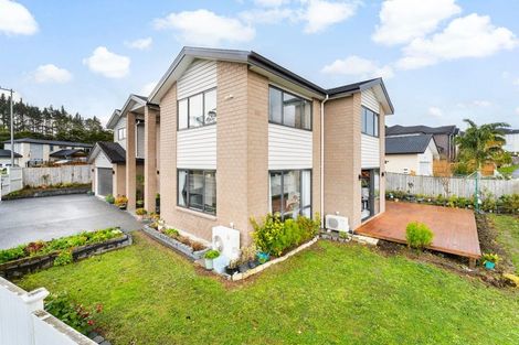 Photo of property in 24 Mettam Drive, Swanson, Auckland, 0614