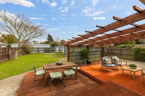 Photo of property in 16 Bethel Crescent, Bishopdale, Christchurch, 8053