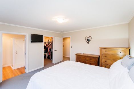 Photo of property in 11 Manhattan Court, Kelvin Grove, Palmerston North, 4414