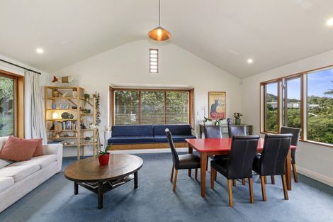 Photo of property in 12-12a Maungaraki Road, Korokoro, Lower Hutt, 5012