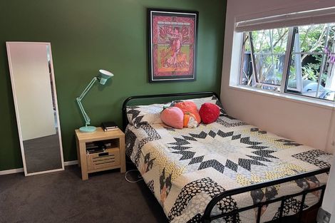 Photo of property in 1/50 Saint Andrews Square, Strowan, Christchurch, 8052