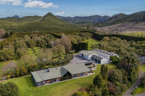 Photo of property in 32 Julian Road, Onemana, Whangamata, 3691