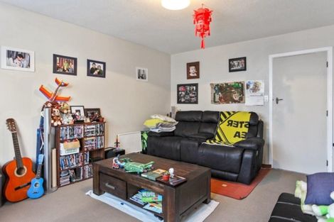 Photo of property in 2/19 Hargest Crescent, Sydenham, Christchurch, 8023