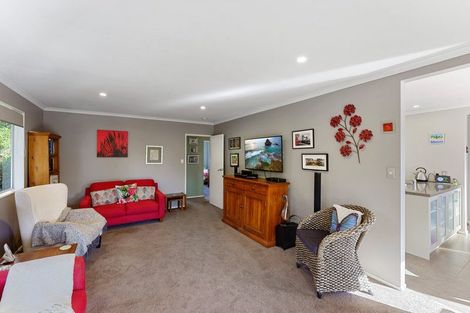 Photo of property in 29 Kapanui Road, Waikanae, 5036