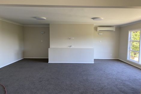Photo of property in 15 Pekanga Road, Normandale, Lower Hutt, 5010