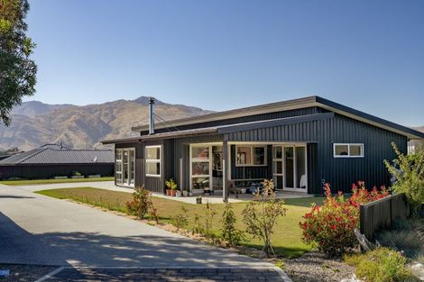 Photo of property in 25 Teal Place, Lake Hawea, Wanaka, 9382