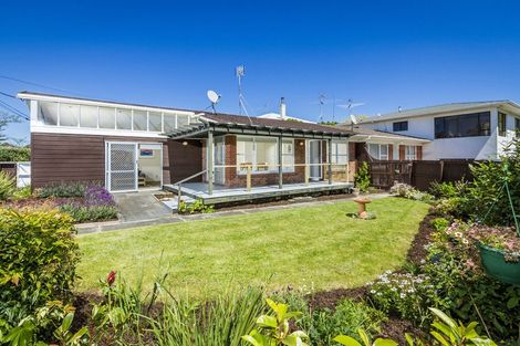 Photo of property in 2/8 Craig Road, Milford, Auckland, 0620