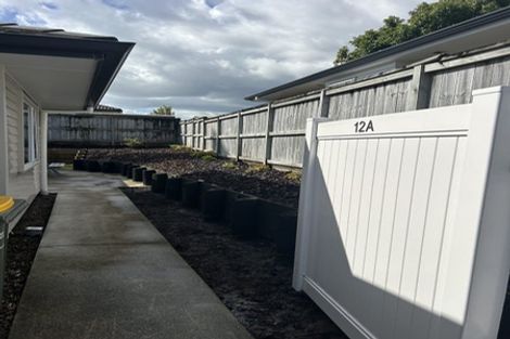 Photo of property in 12 Lockyer Road, Kumeu, 0810