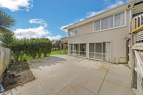 Photo of property in 68 Beechdale Crescent, Pakuranga Heights, Auckland, 2010