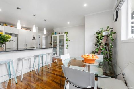 Photo of property in 6 Woodford Avenue, Henderson, Auckland, 0610