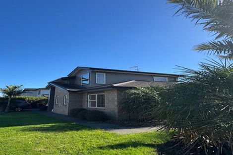 Photo of property in 2 Oakhurst Avenue, Flat Bush, Auckland, 2019