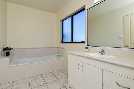 Photo of property in 19 Ashley Street, St Andrews, Hamilton, 3200