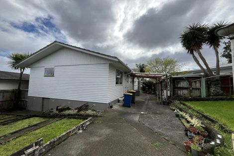 Photo of property in 32 Powrie Street, Glenfield, Auckland, 0629