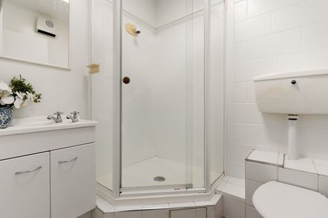 Photo of property in 2/140 Waimairi Road, Ilam, Christchurch, 8041