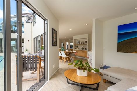 Photo of property in 2/124 Esplanade, Sumner, Christchurch, 8081