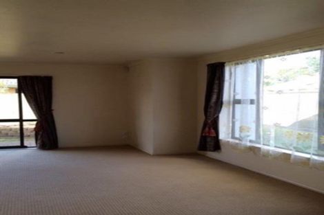 Photo of property in 2/11 Carniew Place, Dannemora, Auckland, 2016