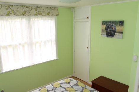 Photo of property in 6 Warren Street, Paparangi, Wellington, 6037