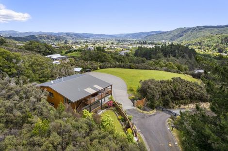 Photo of property in 11 Streets Way, Timberlea, Upper Hutt, 5018