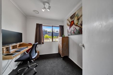 Photo of property in 6 Ashmore Drive, Frankleigh Park, New Plymouth, 4310