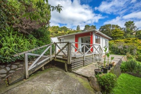 Photo of property in 5 Kiriwai Road, Paremata, Porirua, 5024