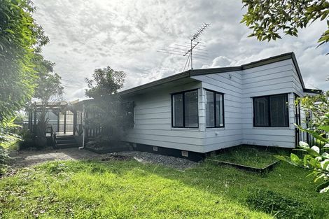Photo of property in 2/44 Darren Crescent, Half Moon Bay, Auckland, 2012