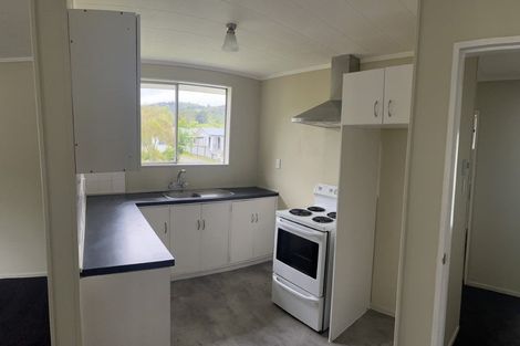 Photo of property in 8 Gemstone Drive, Birchville, Upper Hutt, 5018