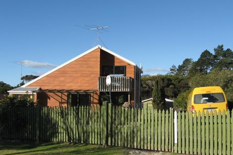 Photo of property in 29 Haruru Falls Road, Haruru, 0204