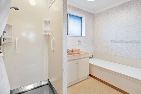 Photo of property in 6 Manse Street, Hawera, 4610