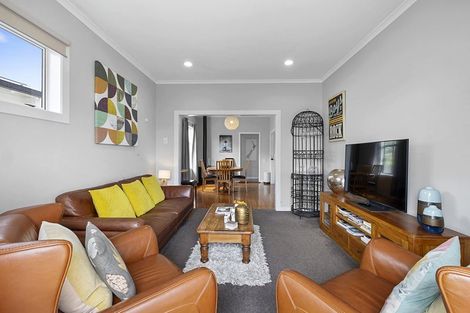 Photo of property in 166 Lemon Street, Strandon, New Plymouth, 4312