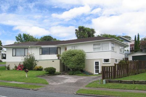 Photo of property in 10 Beechdale Crescent, Pakuranga Heights, Auckland, 2010