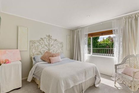 Photo of property in 2 Manaia Place, Mairangi Bay, Auckland, 0630