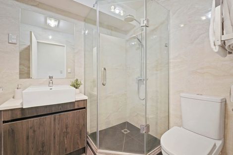 Photo of property in 7 Waru Lane, Te Atatu Peninsula, Auckland, 0610