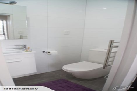 Photo of property in 2/10 Silver Moon Road, Albany Heights, Auckland, 0632