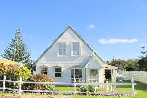 Photo of property in 64 Karewa Parade, Papamoa Beach, Papamoa, 3118