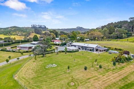 Photo of property in 136 Annett Road, Kumeu, 0891
