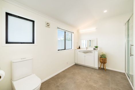 Photo of property in 3 Dennis Grove, Paraparaumu Beach, Paraparaumu, 5032