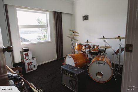 Photo of property in 1/33-35 Teal Crescent, Beach Haven, Auckland, 0626