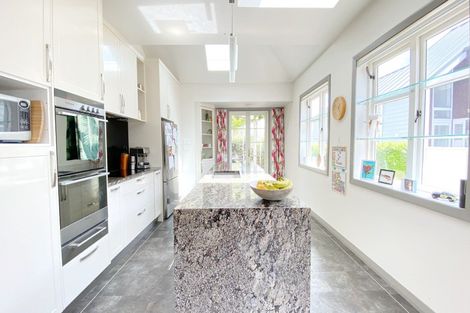 Photo of property in 8 Lynch Street, Point Chevalier, Auckland, 1022