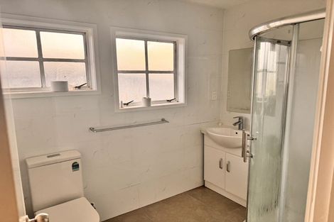 Photo of property in 1/127 Lynn Road, Bayview, Auckland, 0629