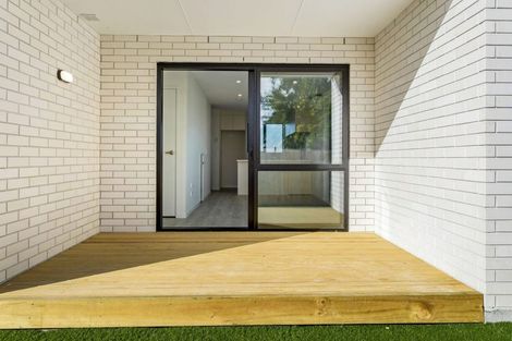 Photo of property in 2/23 View Road, Papakura, 2110