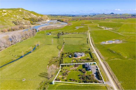 Photo of property in 40 River Road, Otane, Waipawa, 4271