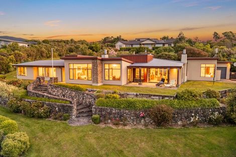 Photo of property in 58 Mt Marua Way, Timberlea, Upper Hutt, 5018