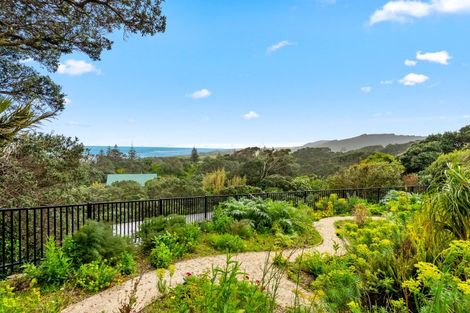 Photo of property in 27 Domain Crescent, Muriwai, Waimauku, 0881